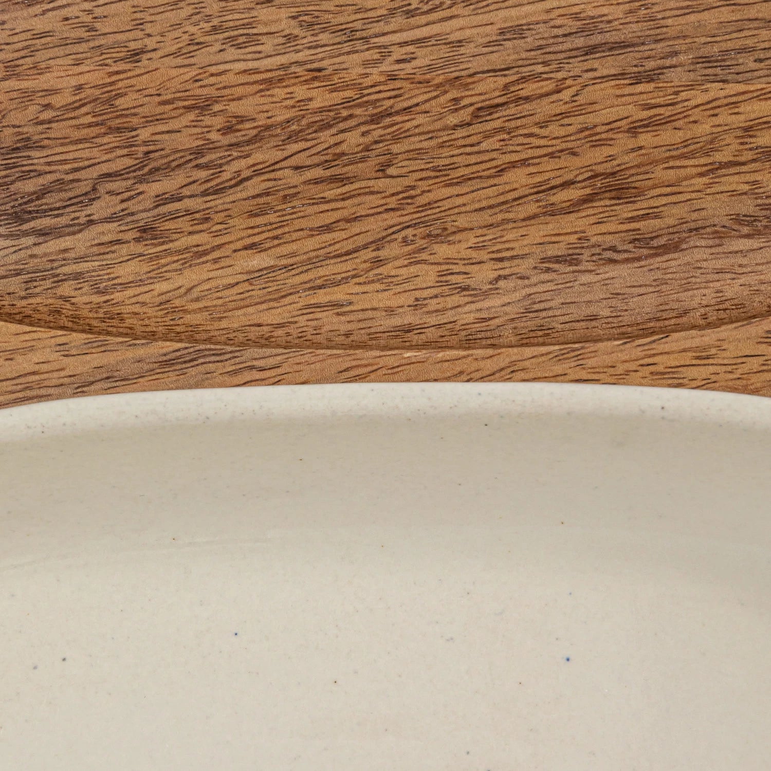 1 Quart Stoneware Serving/Casserole Baker | Mango Wood Base
