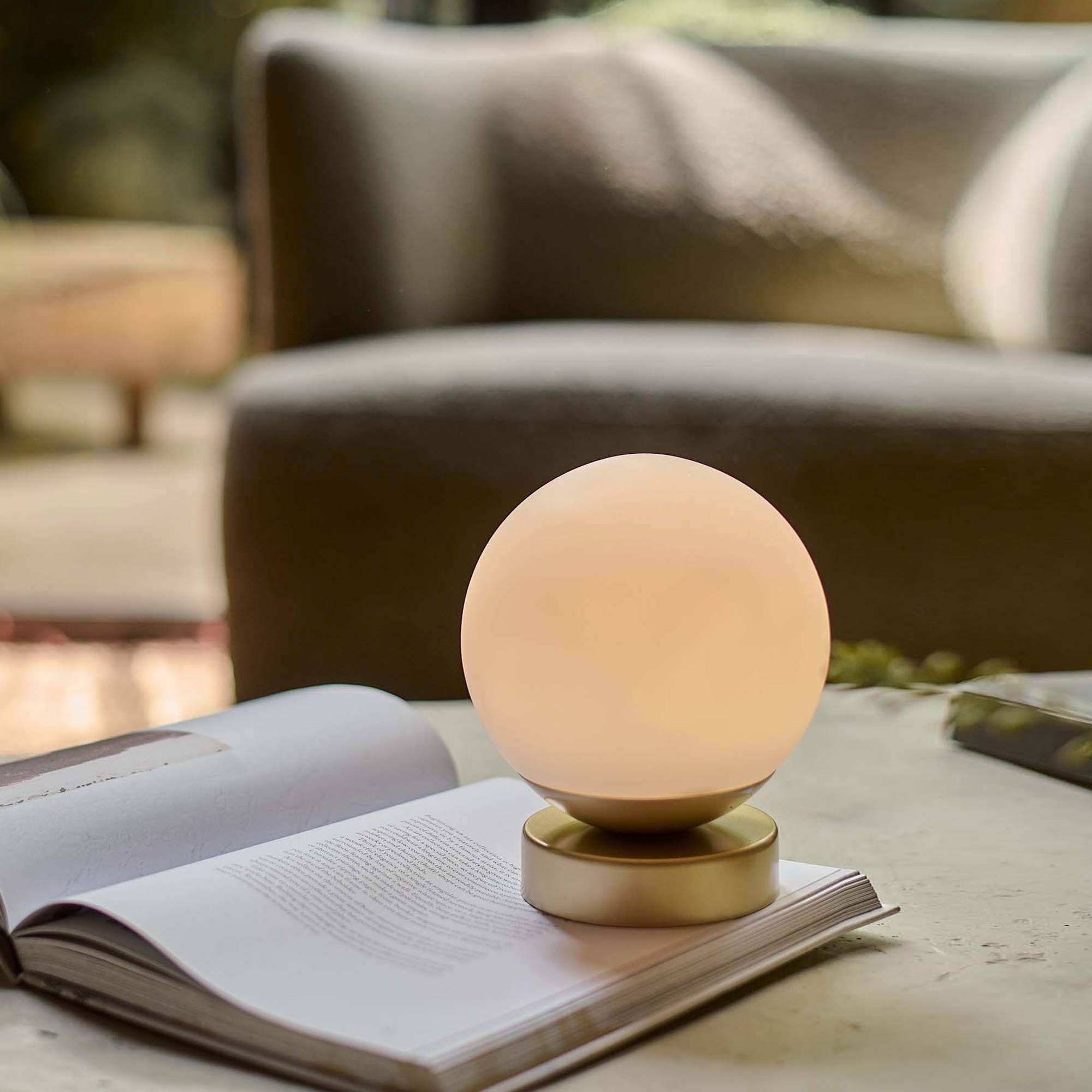 Welton LED Lamp